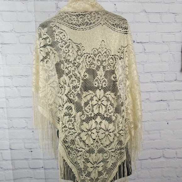 BAAR BEARDS Accessories - Baar Beards gold lace shawl BAAR BEARDS Accessories - Baar Beards gold lace shawl